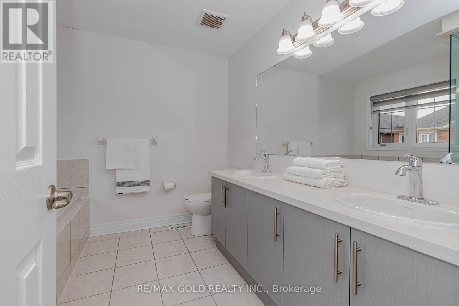 15351 Danby Road, Halton Hills, Ontario  L7G 0H6 - Photo 27 - W12928778