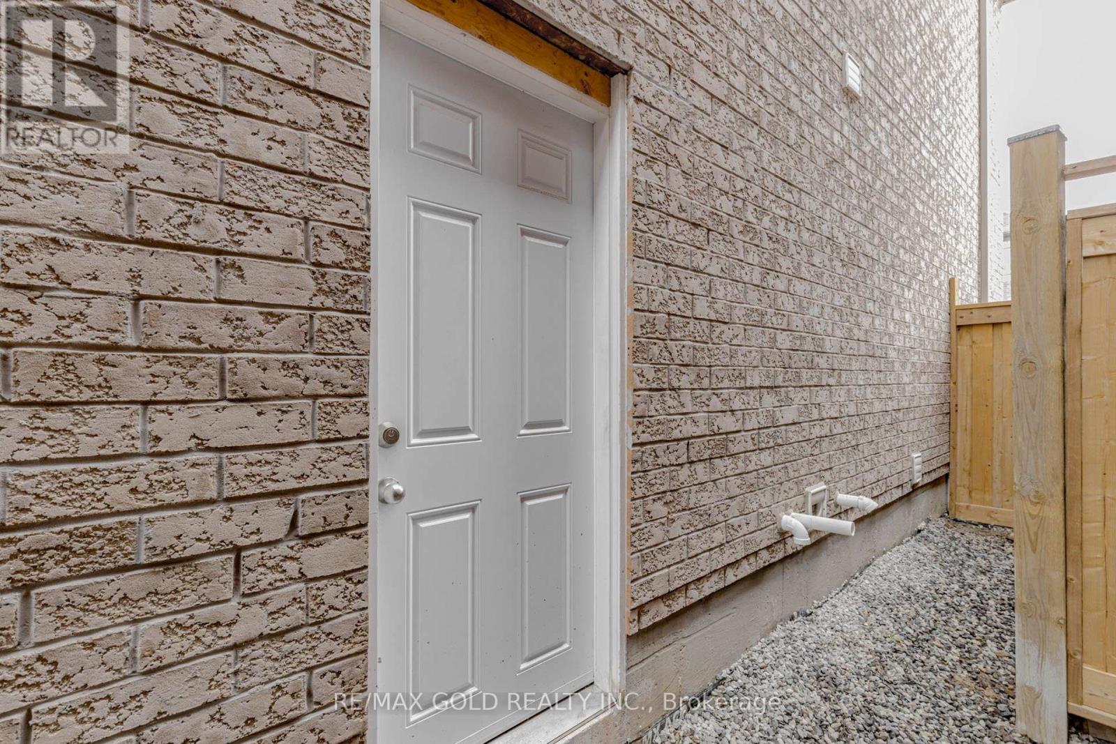 15351 Danby Road, Halton Hills, Ontario  L7G 0H6 - Photo 35 - W12928778