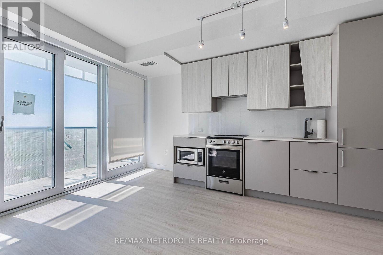 3807 - 3883 Quartz Road, Mississauga (City Centre), Ontario  L5B 0M4 - Photo 12 - W12928804