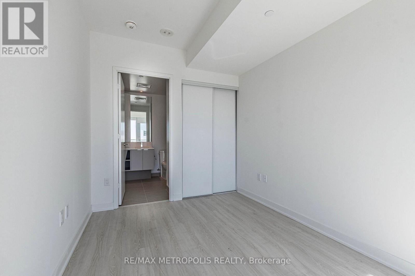 3807 - 3883 Quartz Road, Mississauga (City Centre), Ontario  L5B 0M4 - Photo 14 - W12928804