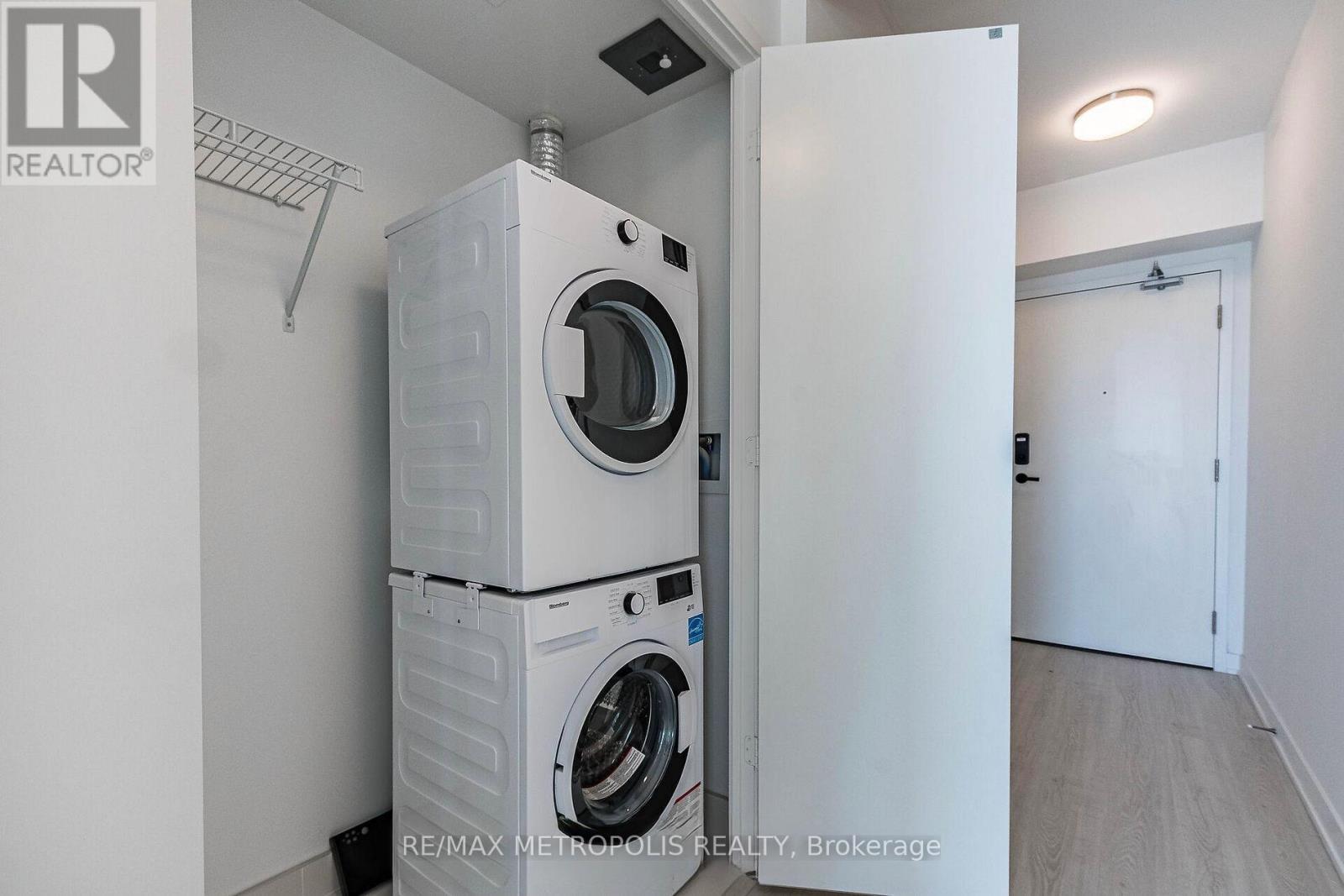 3807 - 3883 Quartz Road, Mississauga (City Centre), Ontario  L5B 0M4 - Photo 17 - W12928804