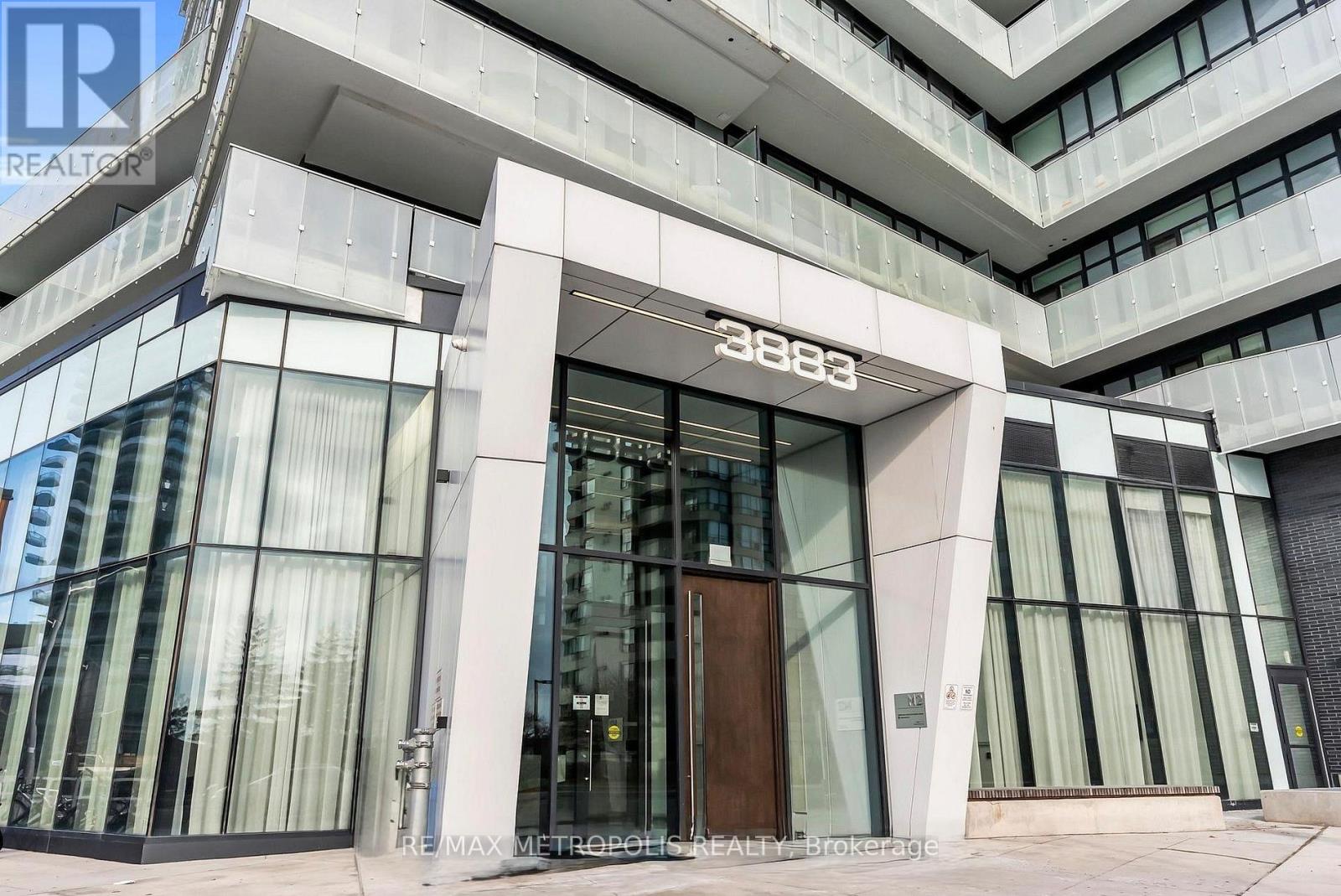 3807 - 3883 Quartz Road, Mississauga (City Centre), Ontario  L5B 0M4 - Photo 3 - W12928804