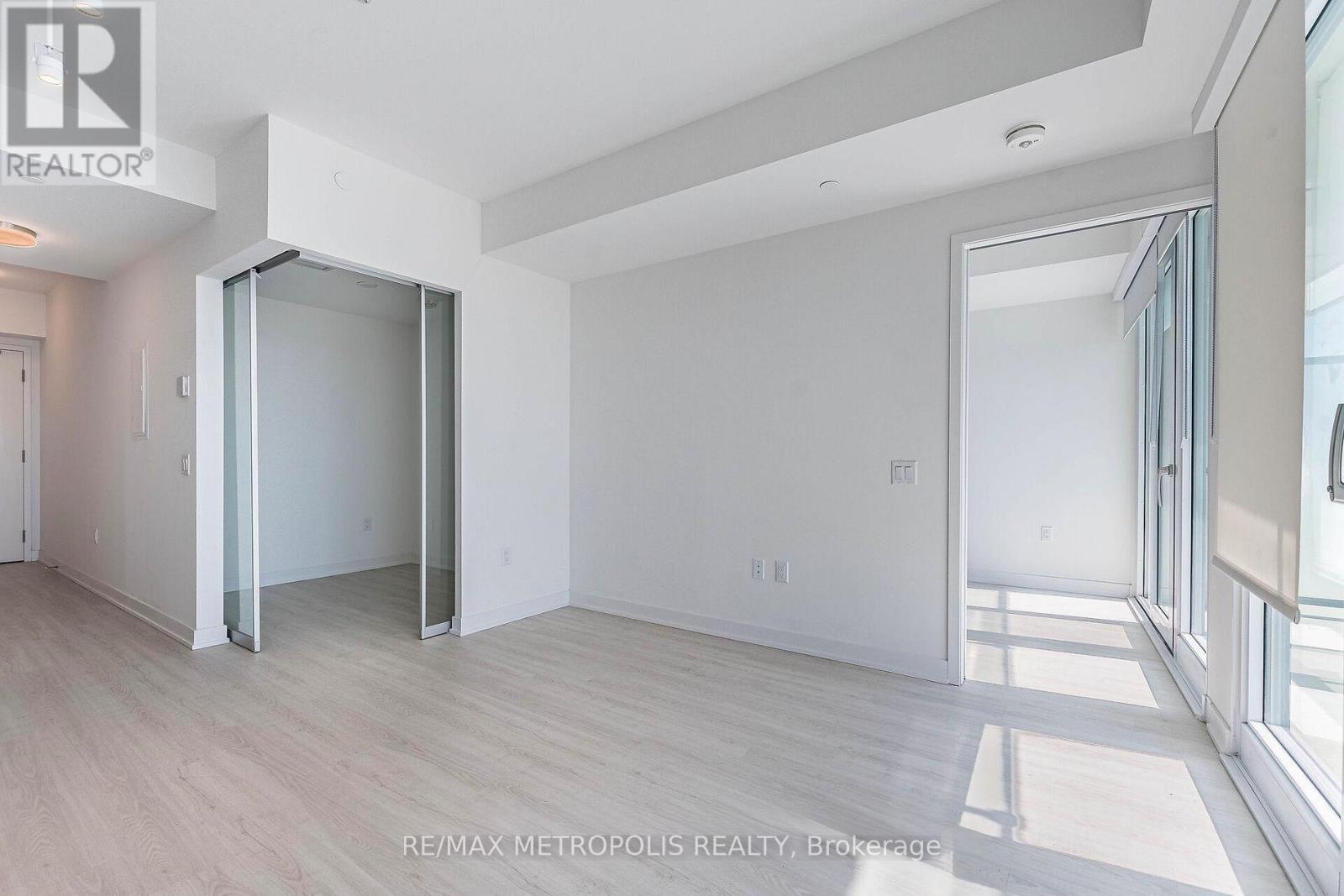 3807 - 3883 Quartz Road, Mississauga (City Centre), Ontario  L5B 0M4 - Photo 9 - W12928804