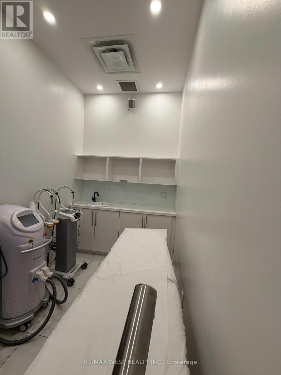 4 Rm#1 - 5027 Hurontario Street, Mississauga (Hurontario), Ontario  L4Z 3X6 - Photo 27 - W12928822