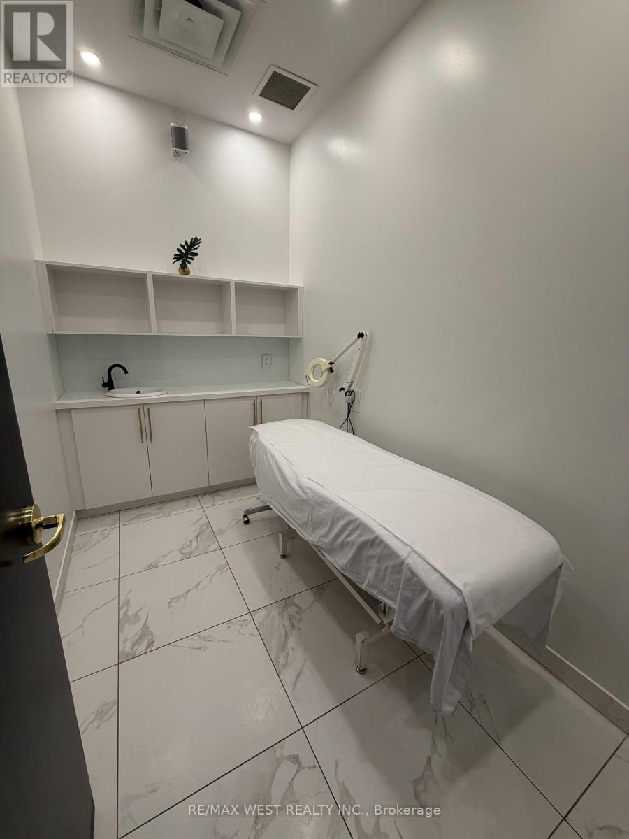 4 Rm#1 - 5027 Hurontario Street, Mississauga (Hurontario), Ontario  L4Z 3X6 - Photo 28 - W12928822