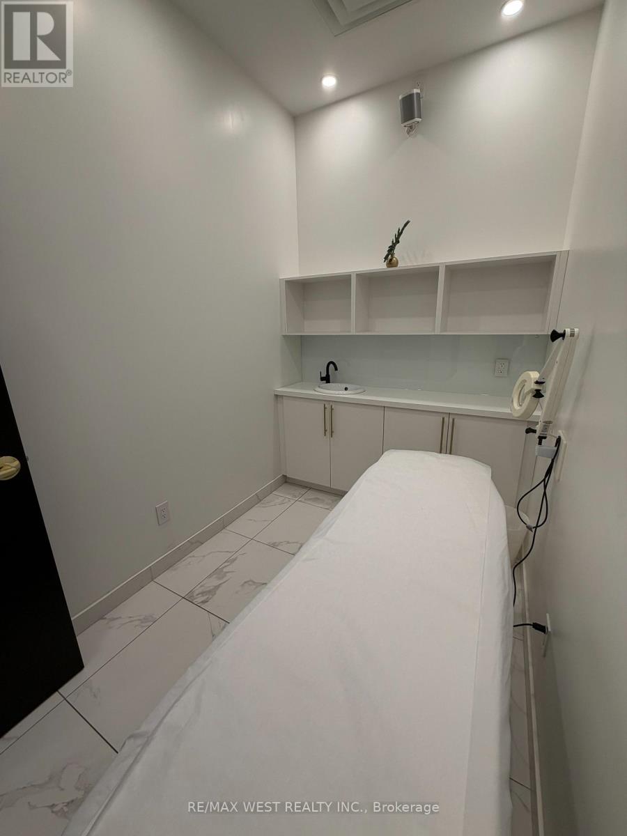 4 Rm#1 - 5027 Hurontario Street, Mississauga (Hurontario), Ontario  L4Z 3X6 - Photo 29 - W12928822