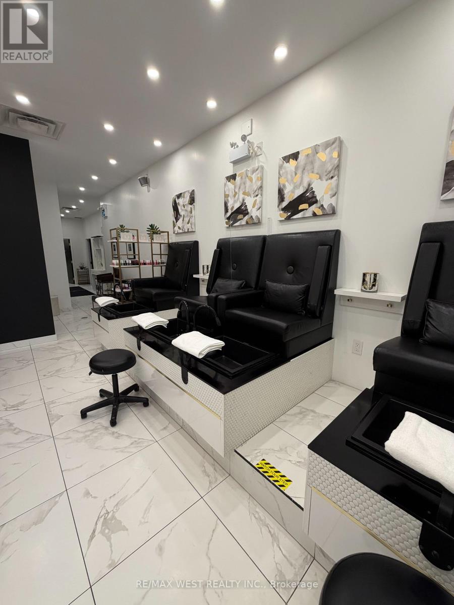 4 Rm#1 - 5027 Hurontario Street, Mississauga (Hurontario), Ontario  L4Z 3X6 - Photo 35 - W12928822