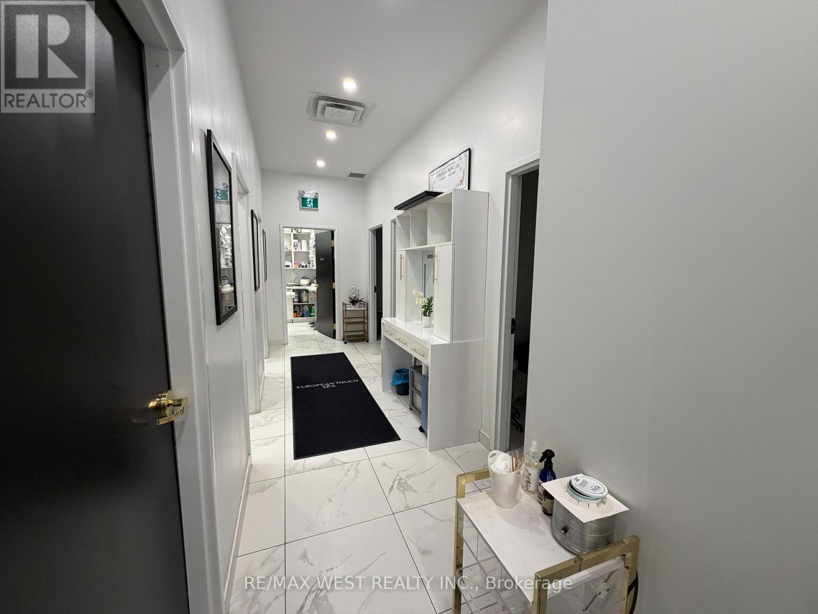 4 Rm#1 - 5027 Hurontario Street, Mississauga (Hurontario), Ontario  L4Z 3X6 - Photo 9 - W12928822