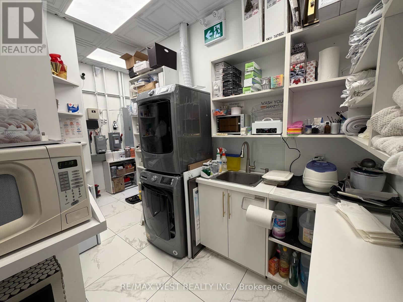 4 Rm#2 - 5027 Hurontario Street, Mississauga (Hurontario), Ontario  L4Z 3X6 - Photo 13 - W12928832