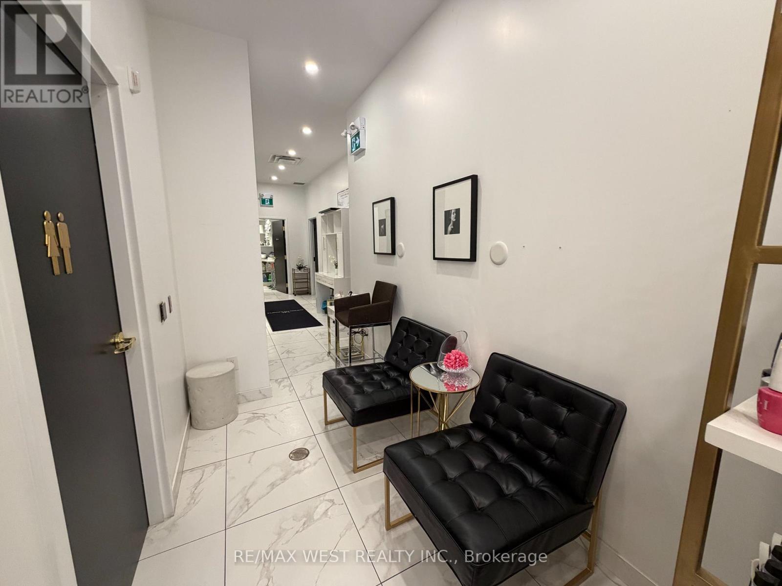 4 Rm#2 - 5027 Hurontario Street, Mississauga (Hurontario), Ontario  L4Z 3X6 - Photo 18 - W12928832