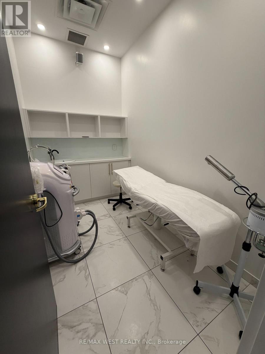 4 Rm#2 - 5027 Hurontario Street, Mississauga (Hurontario), Ontario  L4Z 3X6 - Photo 26 - W12928832