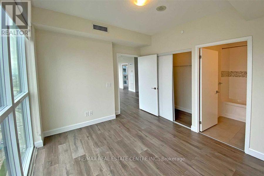 3309 - 510 Curran Place, Mississauga (Creditview), Ontario  L5B 0J8 - Photo 10 - W12928834