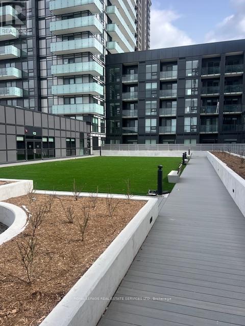 515 - 430 Square One Drive, Mississauga (City Centre), Ontario  L5B 0L6 - Photo 11 - W12928850