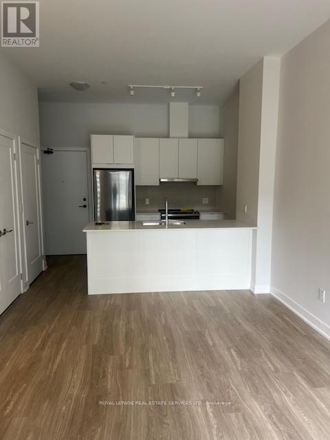 515 - 430 Square One Drive, Mississauga (City Centre), Ontario  L5B 0L6 - Photo 2 - W12928850