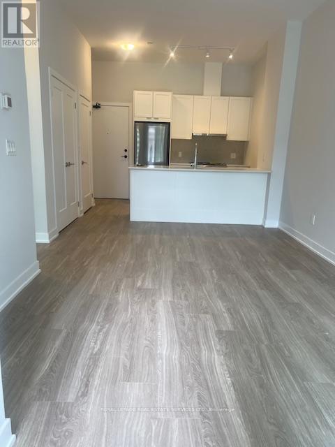 515 - 430 Square One Drive, Mississauga (City Centre), Ontario  L5B 0L6 - Photo 4 - W12928850