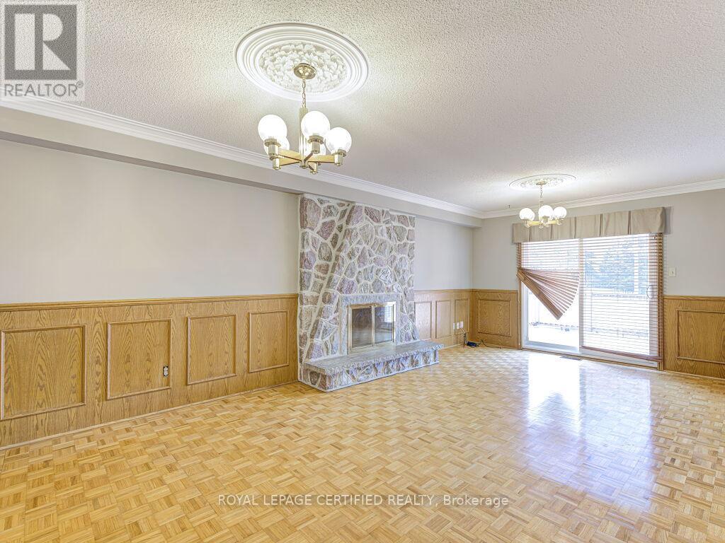 4261 Capilano Court, Mississauga, Ontario  L4W 4H9 - Photo 14 - W12928854