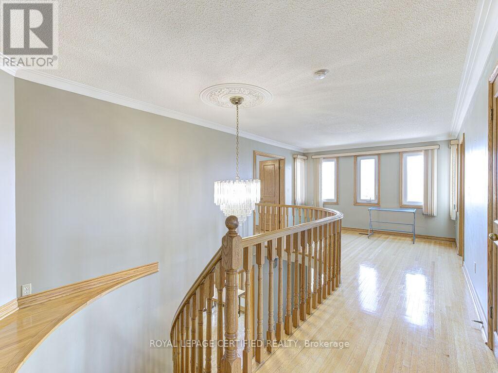 4261 Capilano Court, Mississauga, Ontario  L4W 4H9 - Photo 23 - W12928854