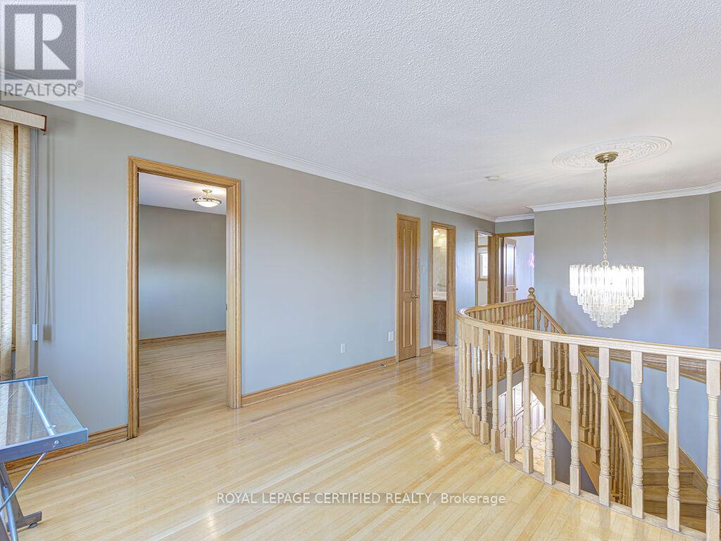 4261 Capilano Court, Mississauga, Ontario  L4W 4H9 - Photo 24 - W12928854
