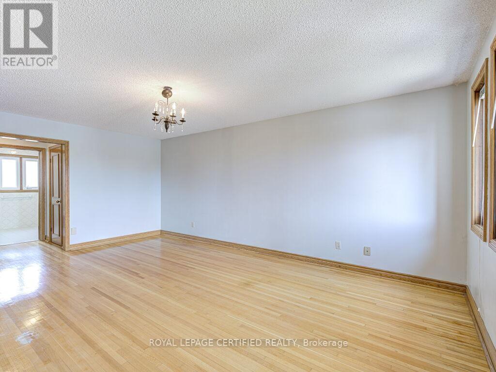 4261 Capilano Court, Mississauga, Ontario  L4W 4H9 - Photo 25 - W12928854