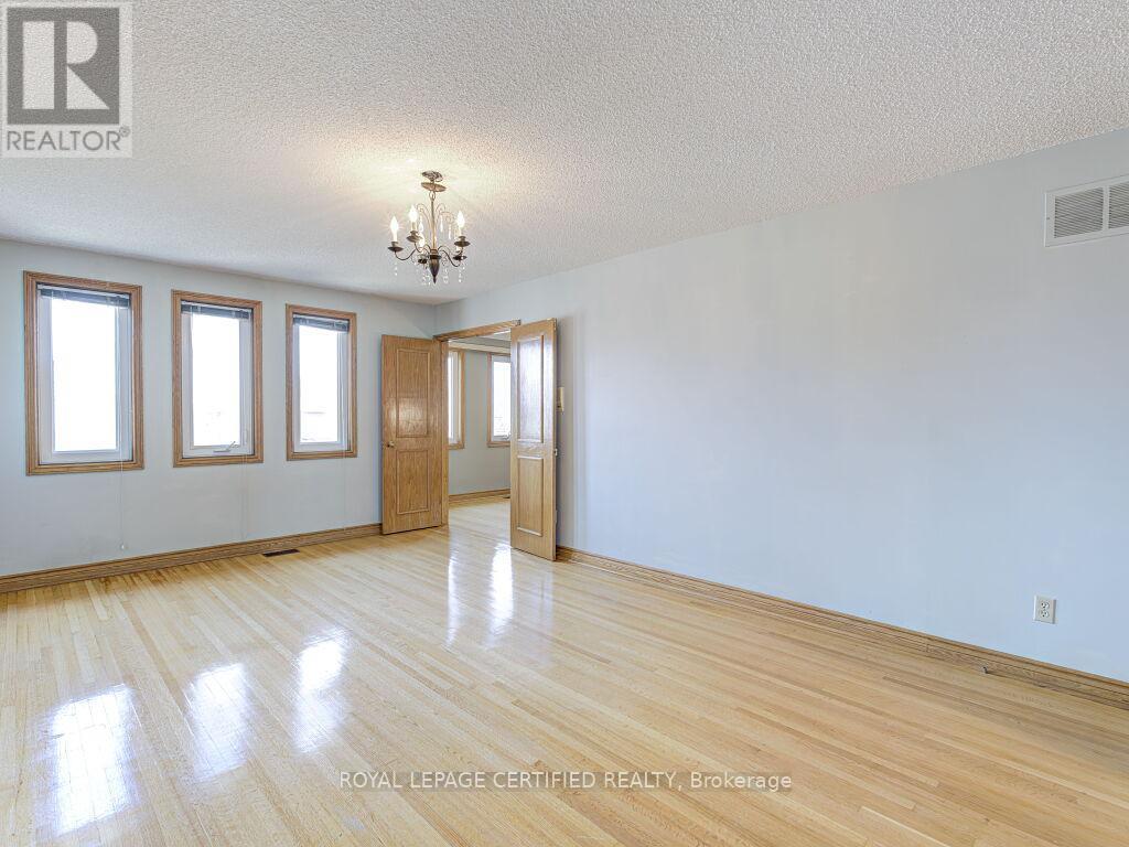 4261 Capilano Court, Mississauga, Ontario  L4W 4H9 - Photo 27 - W12928854