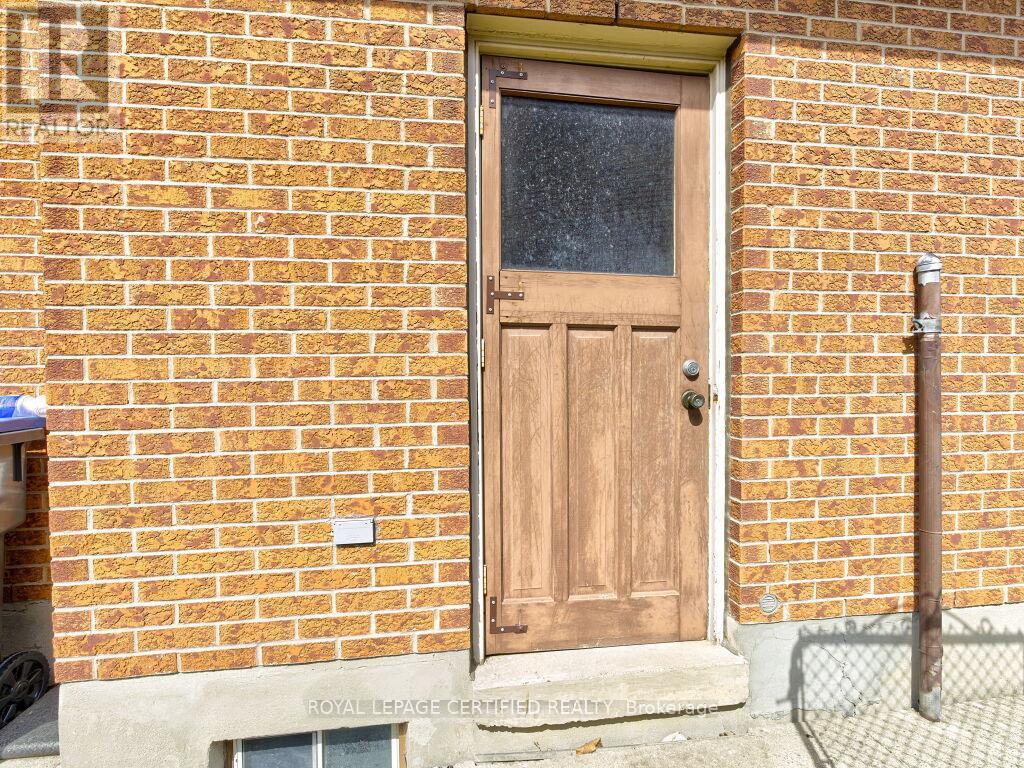 4261 Capilano Court, Mississauga, Ontario  L4W 4H9 - Photo 41 - W12928854