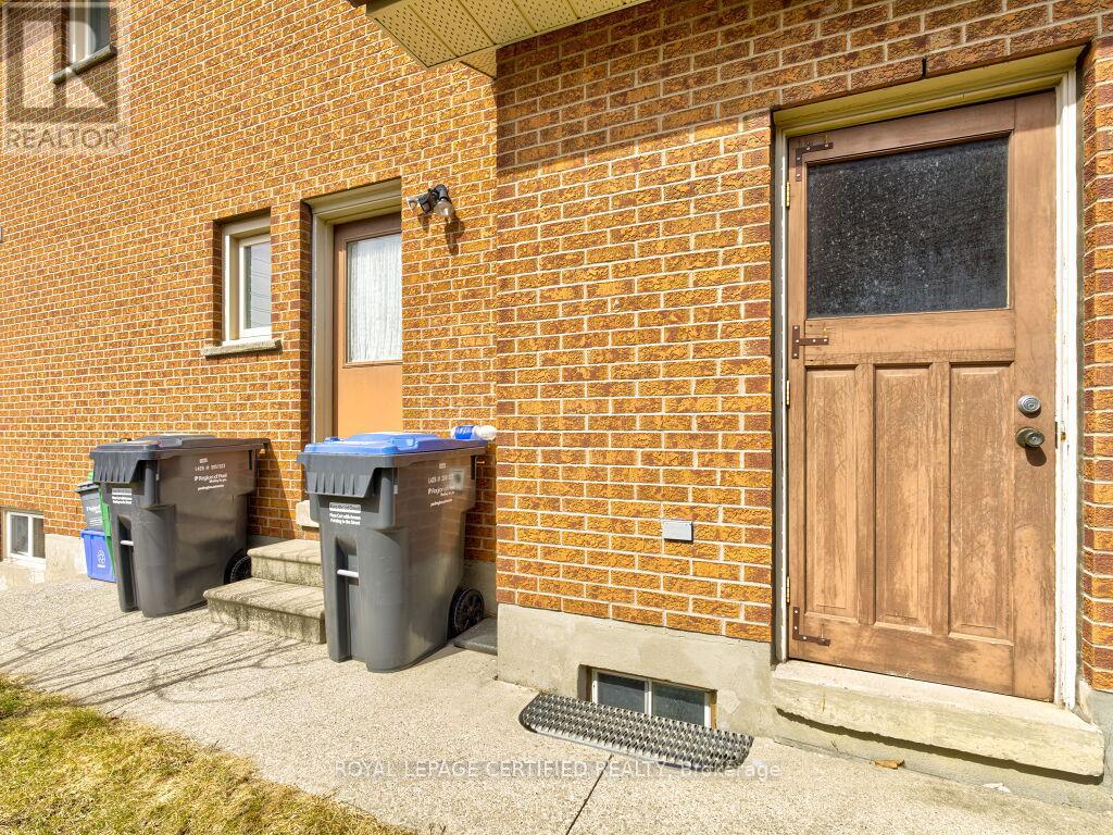 4261 Capilano Court, Mississauga, Ontario  L4W 4H9 - Photo 42 - W12928854