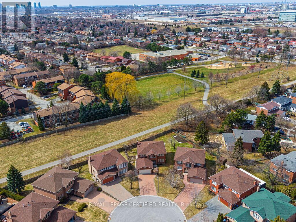 4261 Capilano Court, Mississauga, Ontario  L4W 4H9 - Photo 45 - W12928854