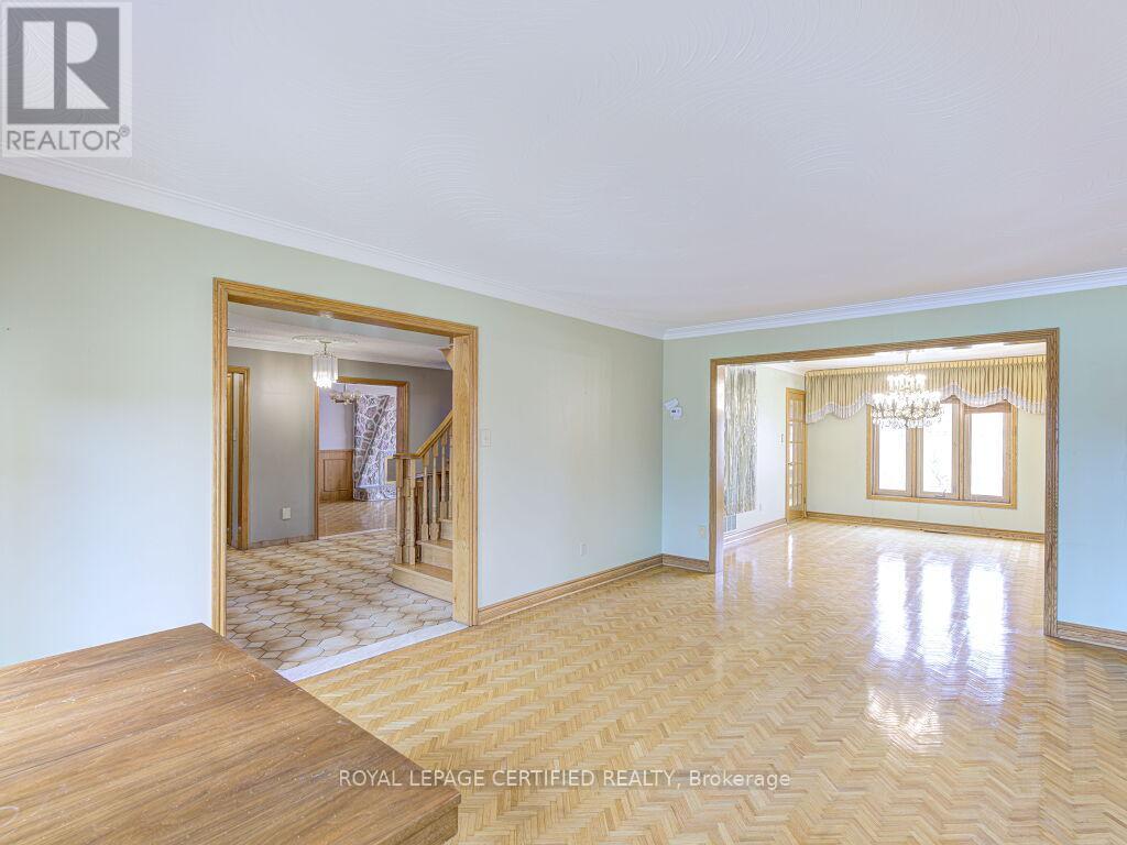 4261 Capilano Court, Mississauga, Ontario  L4W 4H9 - Photo 9 - W12928854