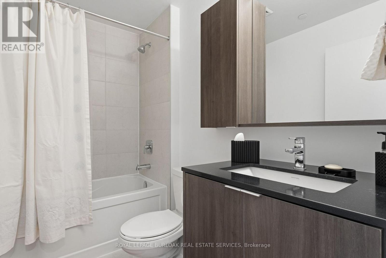 1104 - 2088 James Street, Burlington, Ontario  L7R 0H2 - Photo 11 - W12928876