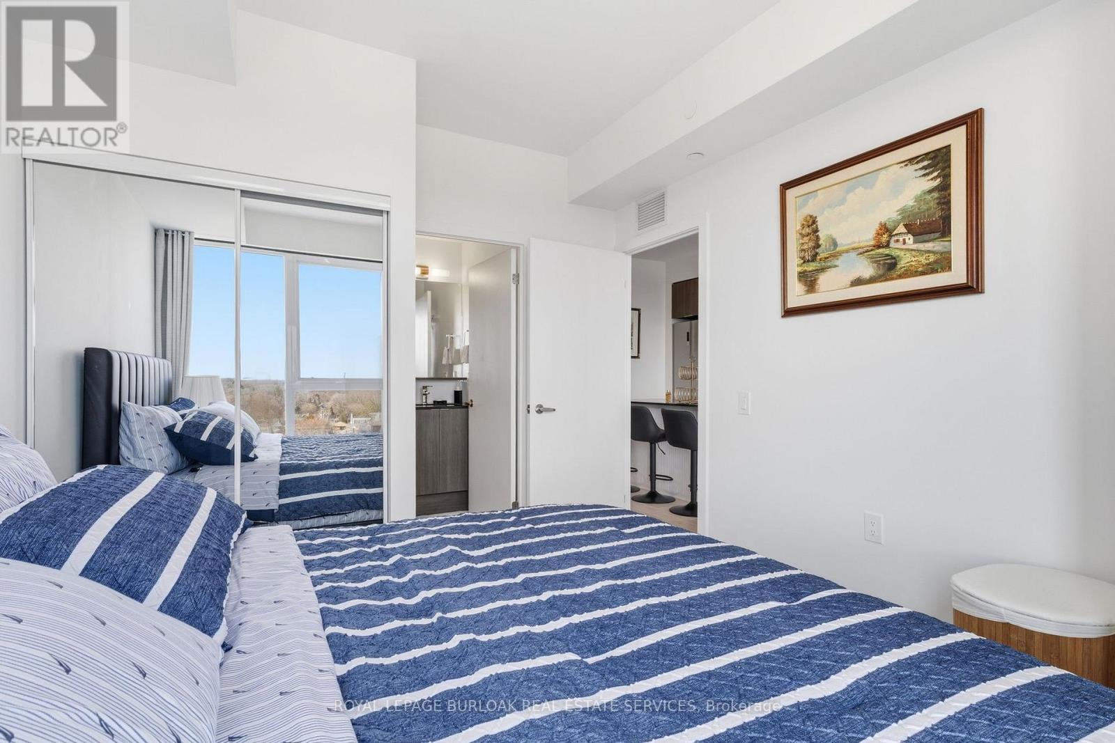 1104 - 2088 James Street, Burlington, Ontario  L7R 0H2 - Photo 13 - W12928876