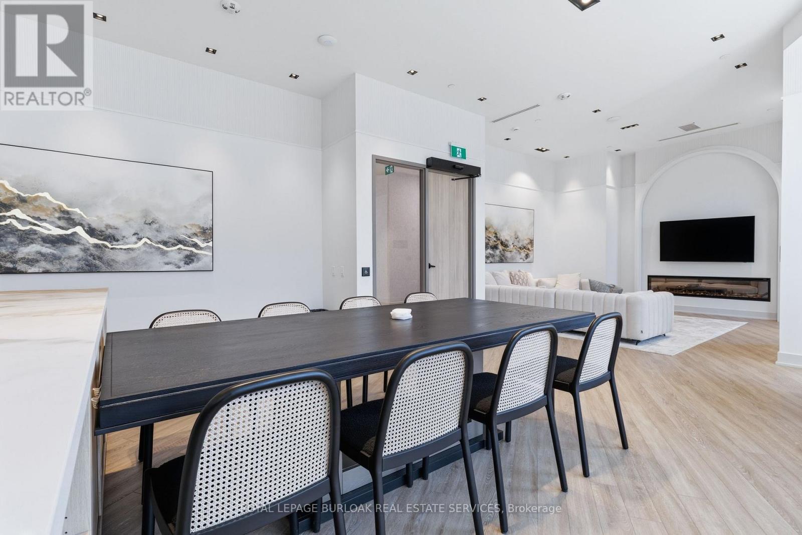 1104 - 2088 James Street, Burlington, Ontario  L7R 0H2 - Photo 20 - W12928876