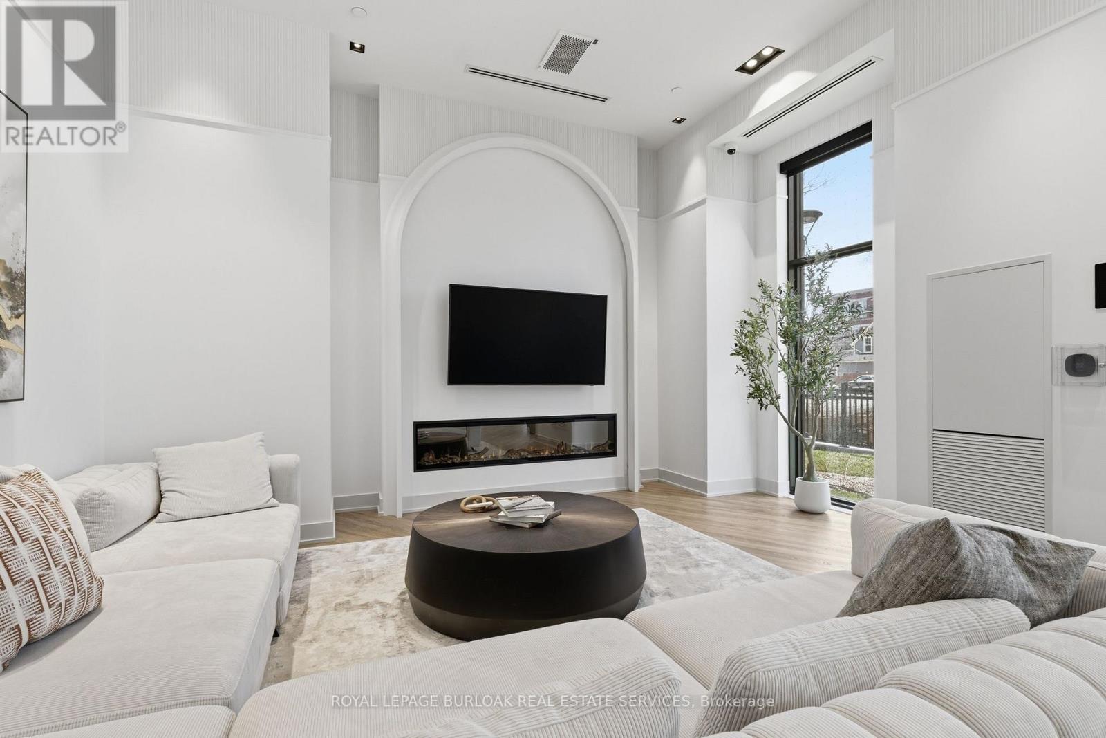 1104 - 2088 James Street, Burlington, Ontario  L7R 0H2 - Photo 21 - W12928876