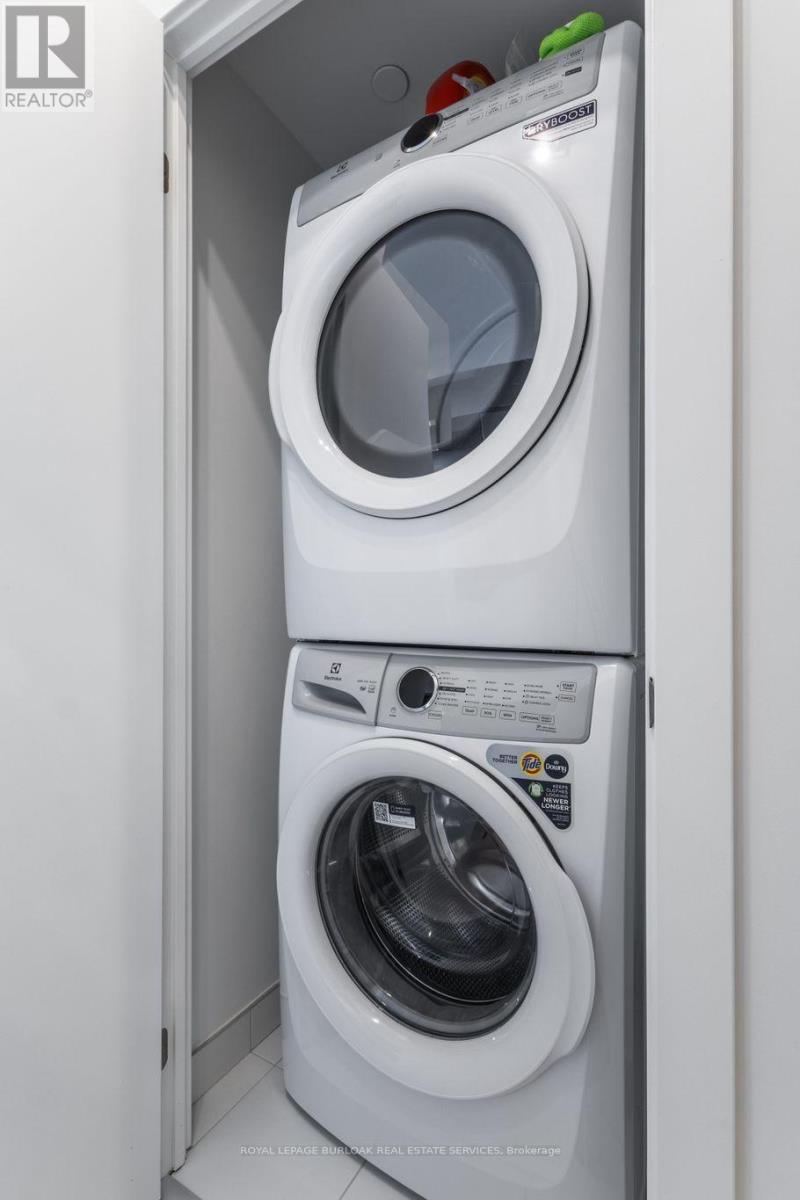 1104 - 2088 James Street, Burlington, Ontario  L7R 0H2 - Photo 22 - W12928876