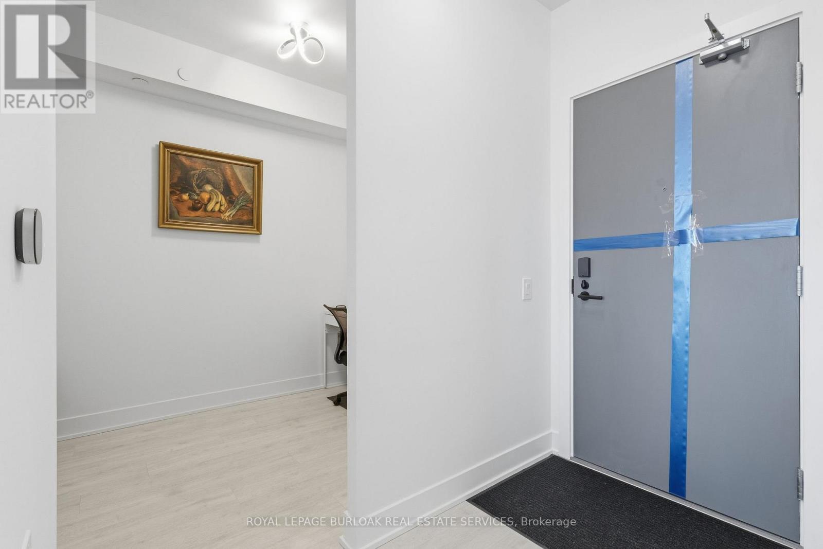 1104 - 2088 James Street, Burlington, Ontario  L7R 0H2 - Photo 6 - W12928876