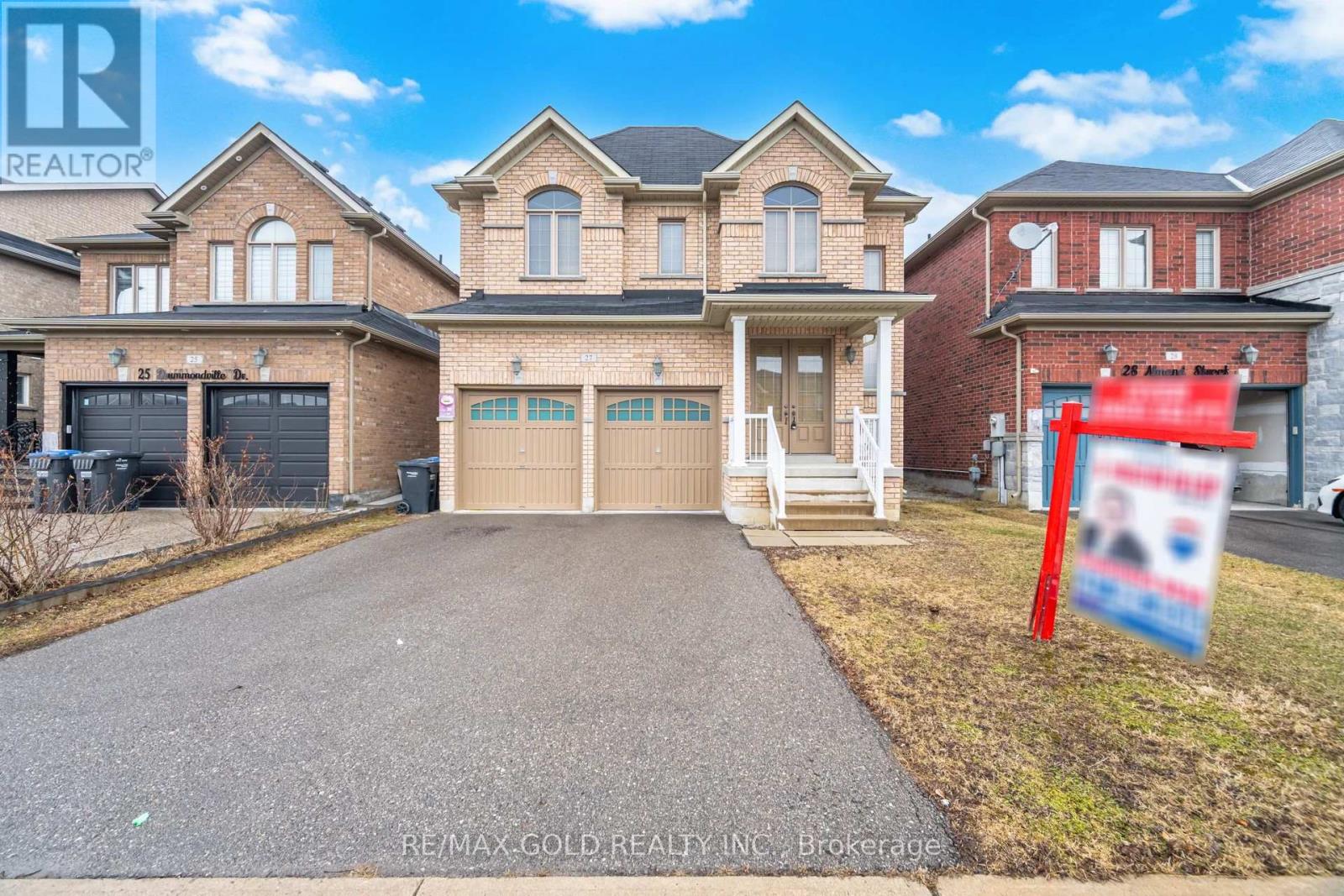 27 DRUMMONDVILLE DRIVE, Brampton, Ontario