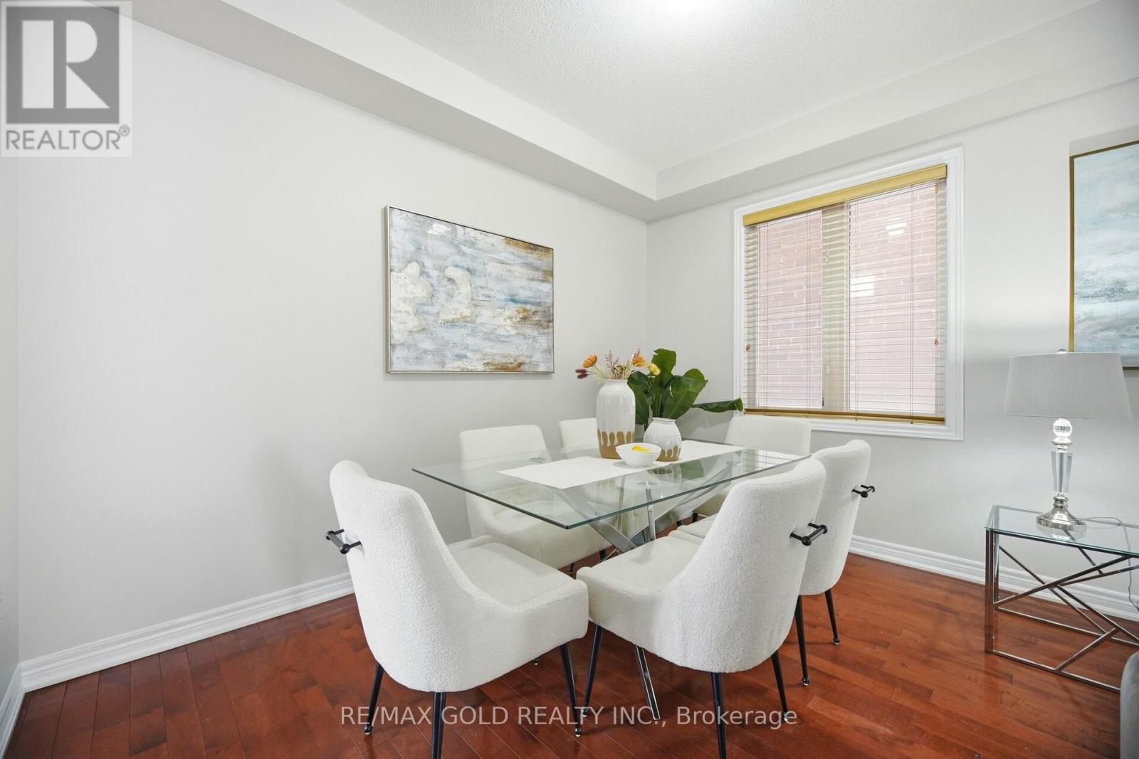 27 Drummondville Drive, Brampton, Ontario  L6P 3S5 - Photo 7 - W12928884