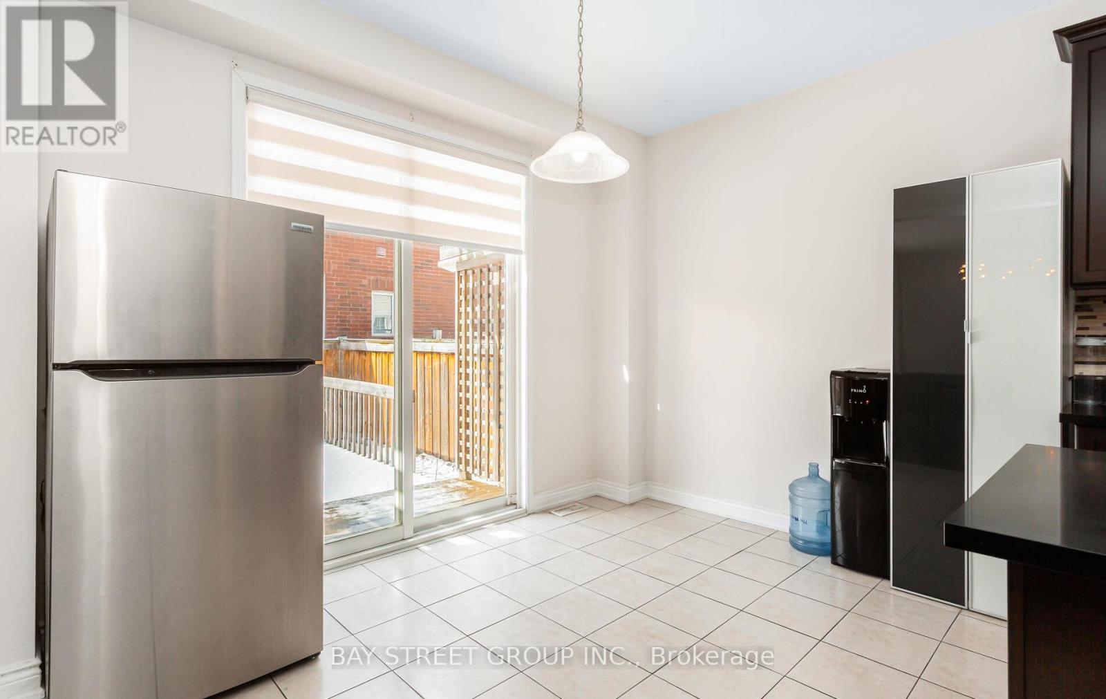 1034 Savoline Boulevard, Milton (Ha Harrison), Ontario  L9T 8P3 - Photo 11 - W12928886