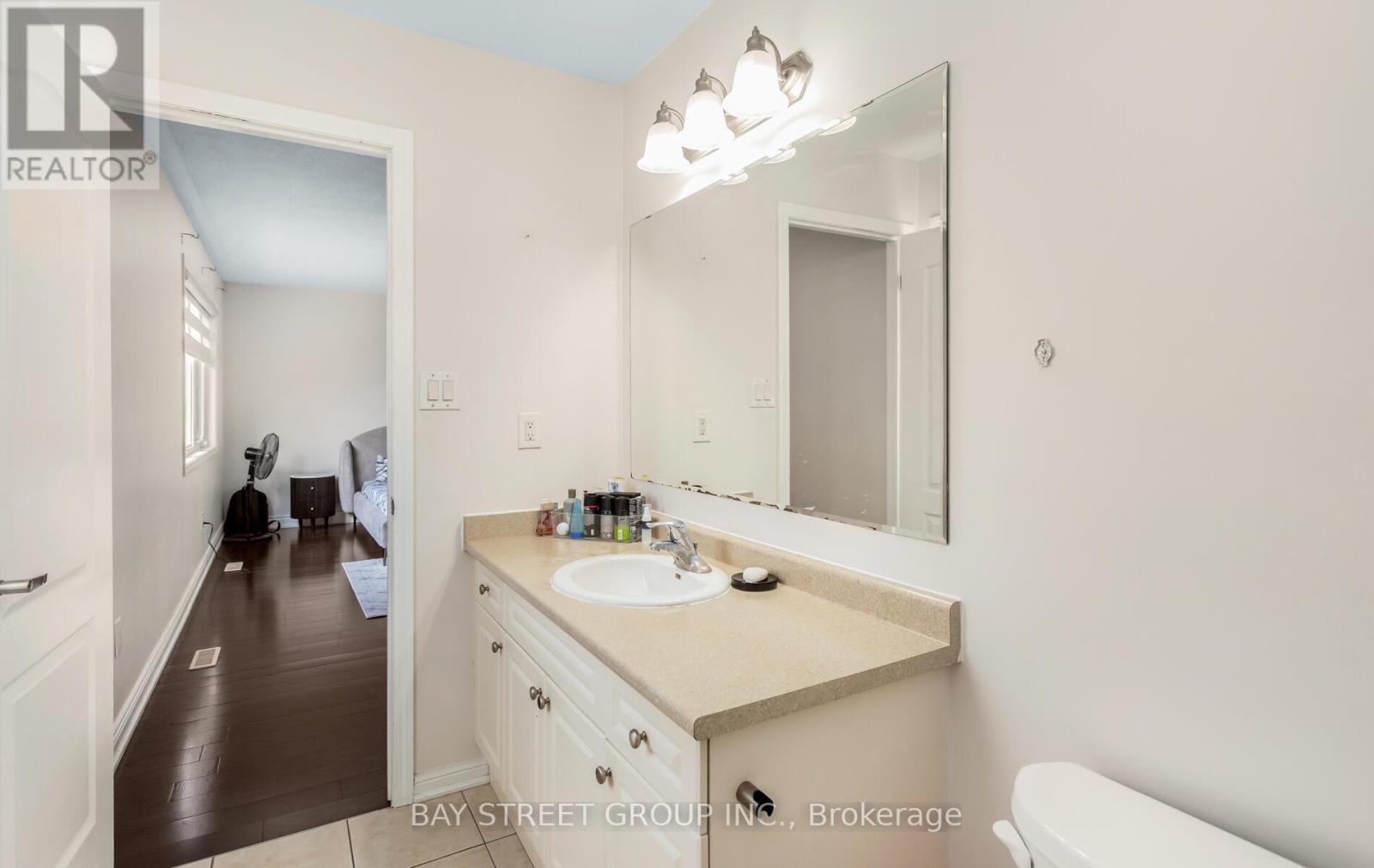 1034 Savoline Boulevard, Milton (Ha Harrison), Ontario  L9T 8P3 - Photo 23 - W12928886