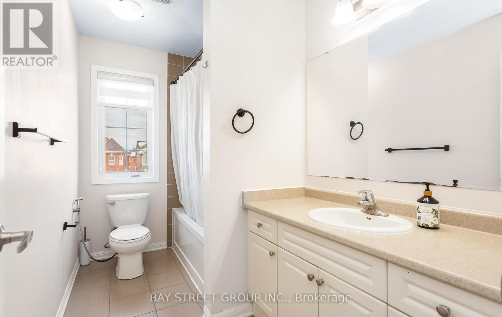 1034 Savoline Boulevard, Milton (Ha Harrison), Ontario  L9T 8P3 - Photo 28 - W12928886