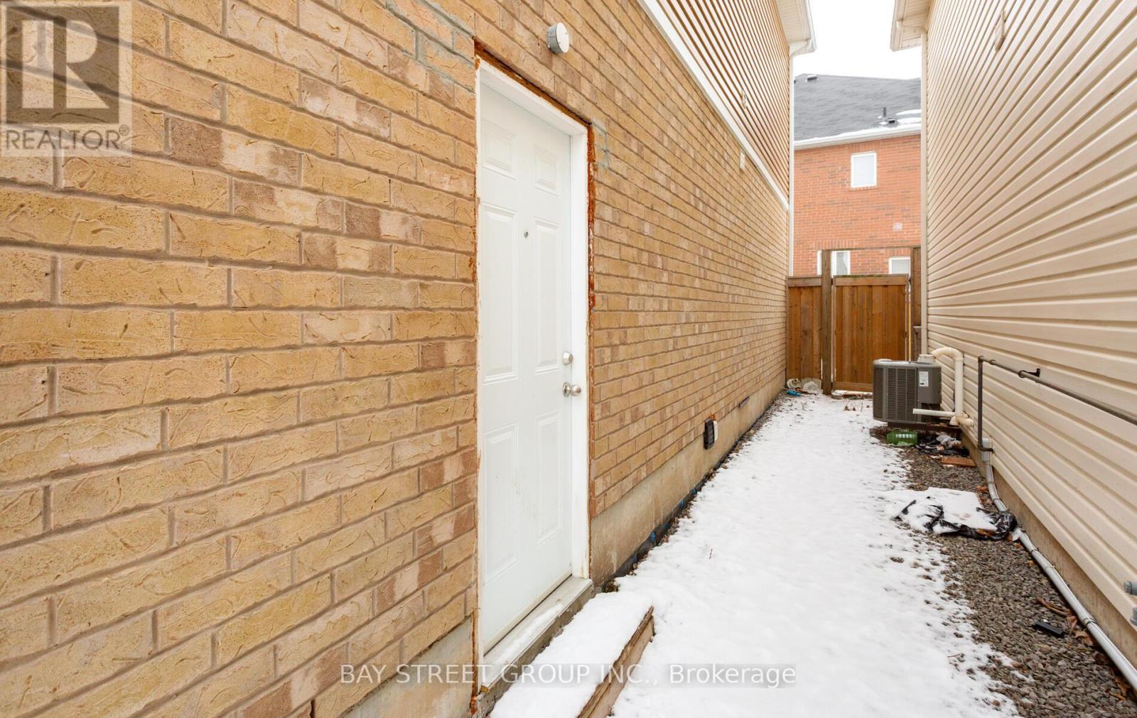 1034 Savoline Boulevard, Milton (Ha Harrison), Ontario  L9T 8P3 - Photo 33 - W12928886