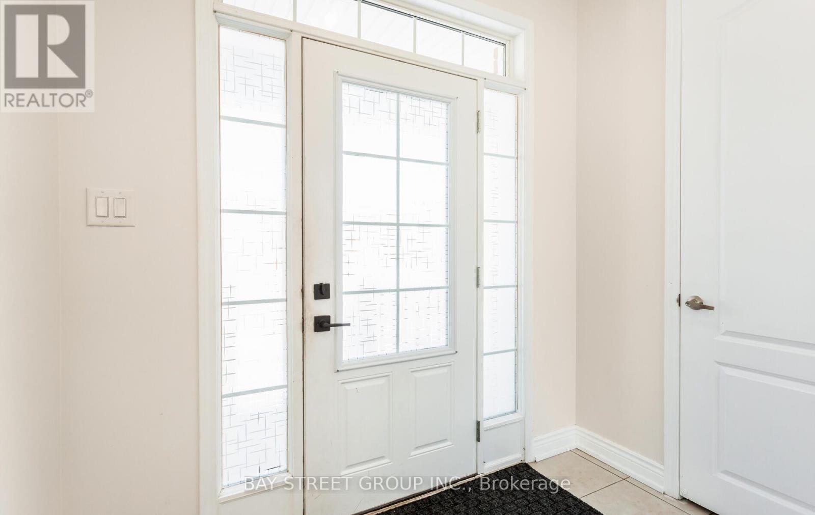 1034 Savoline Boulevard, Milton (Ha Harrison), Ontario  L9T 8P3 - Photo 4 - W12928886