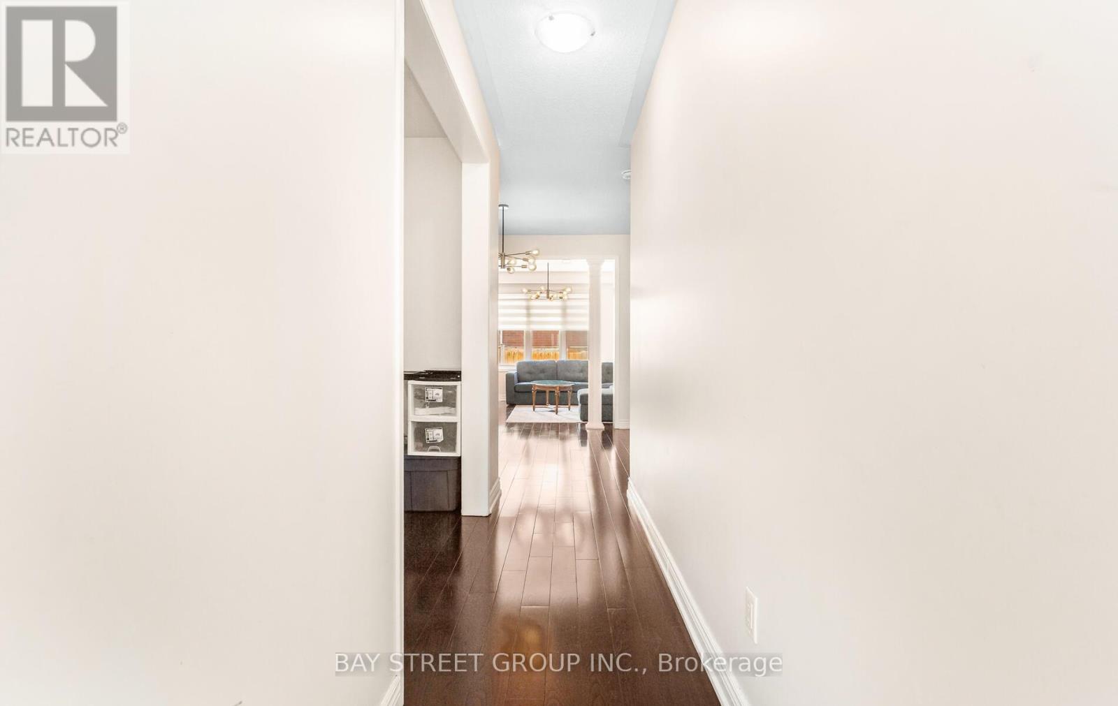 1034 Savoline Boulevard, Milton (Ha Harrison), Ontario  L9T 8P3 - Photo 5 - W12928886