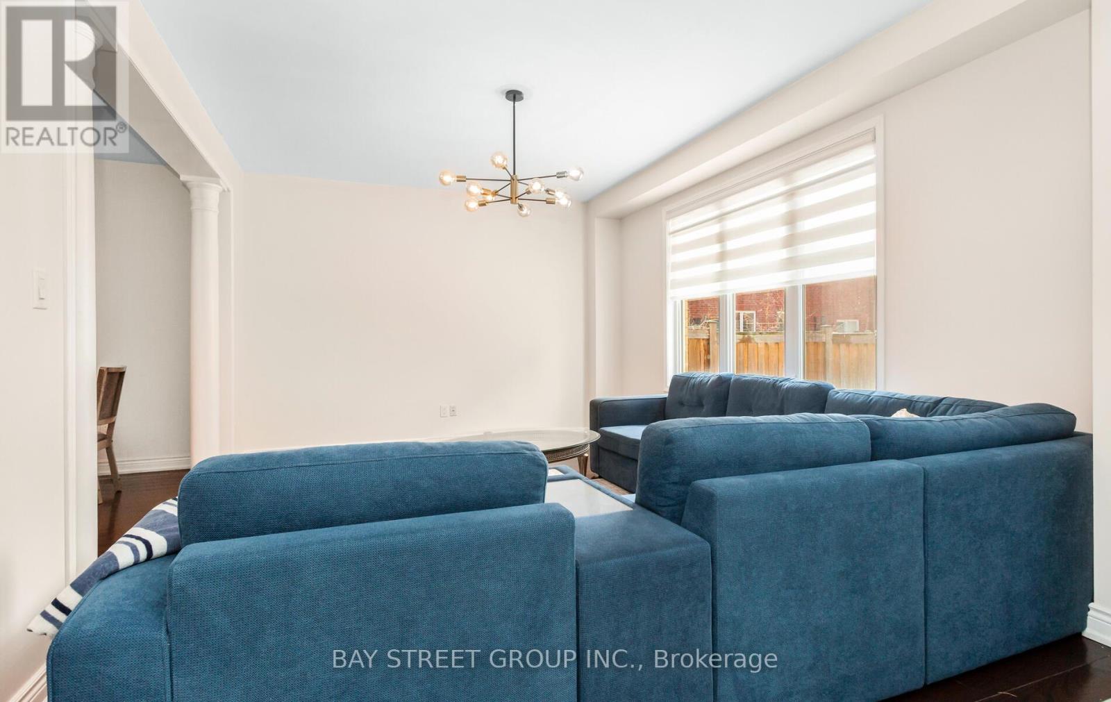 1034 Savoline Boulevard, Milton (Ha Harrison), Ontario  L9T 8P3 - Photo 8 - W12928886