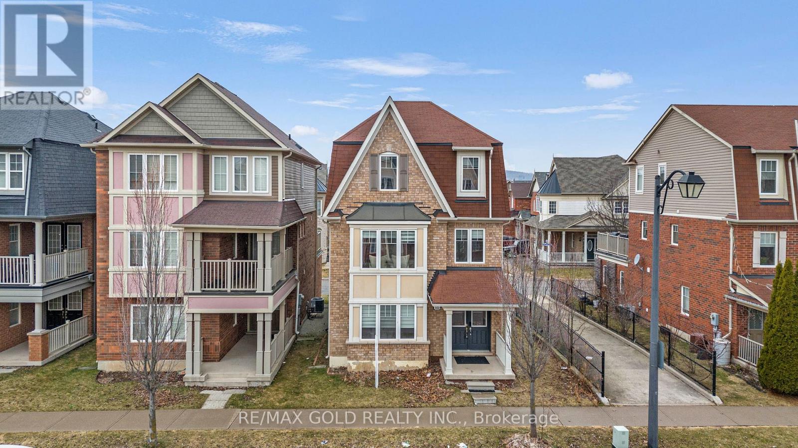 323 Dymott Avenue, Milton, Ontario  L9T 0Z4 - Photo 2 - W12928910