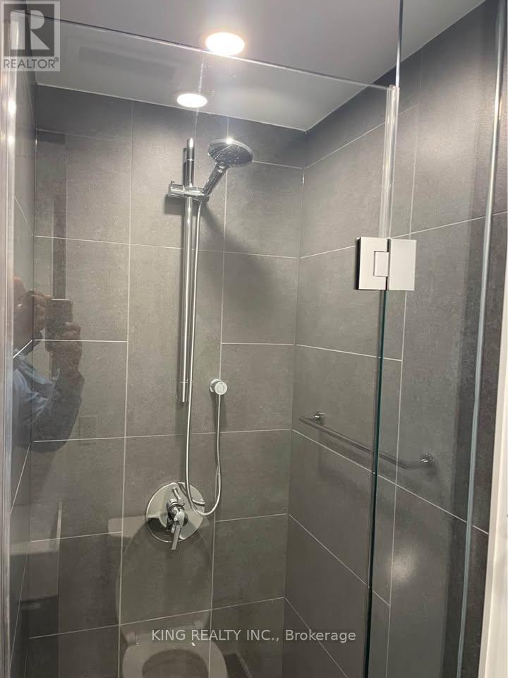 207 - 370 Martha Street, Burlington, Ontario  L7R 2P7 - Photo 8 - W12928940