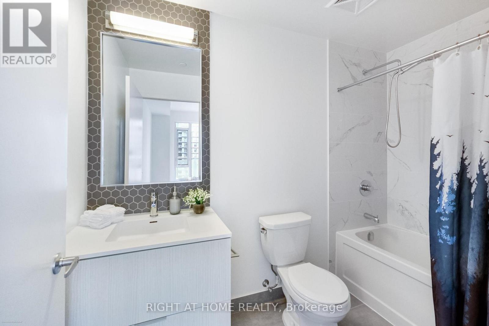 1602 - 2520 Eglinton Avenue W, Mississauga (Central Erin Mills), Ontario  L5M 0Y4 - Photo 17 - W12928952