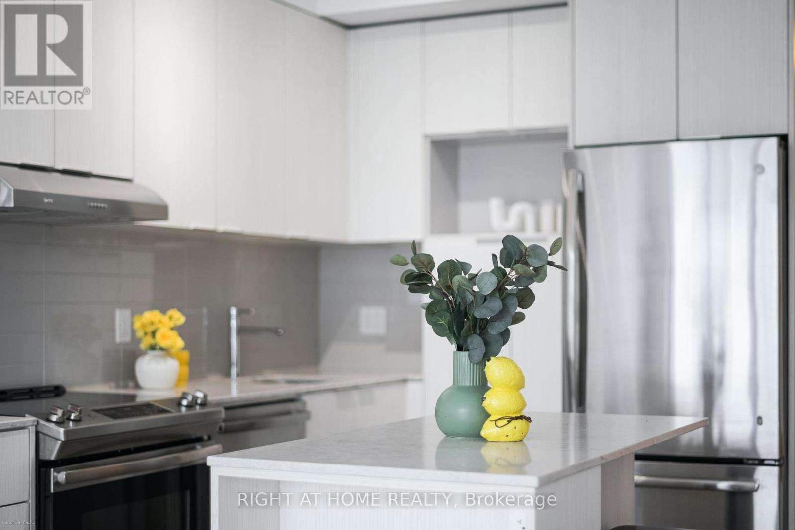 1602 - 2520 Eglinton Avenue W, Mississauga (Central Erin Mills), Ontario  L5M 0Y4 - Photo 5 - W12928952