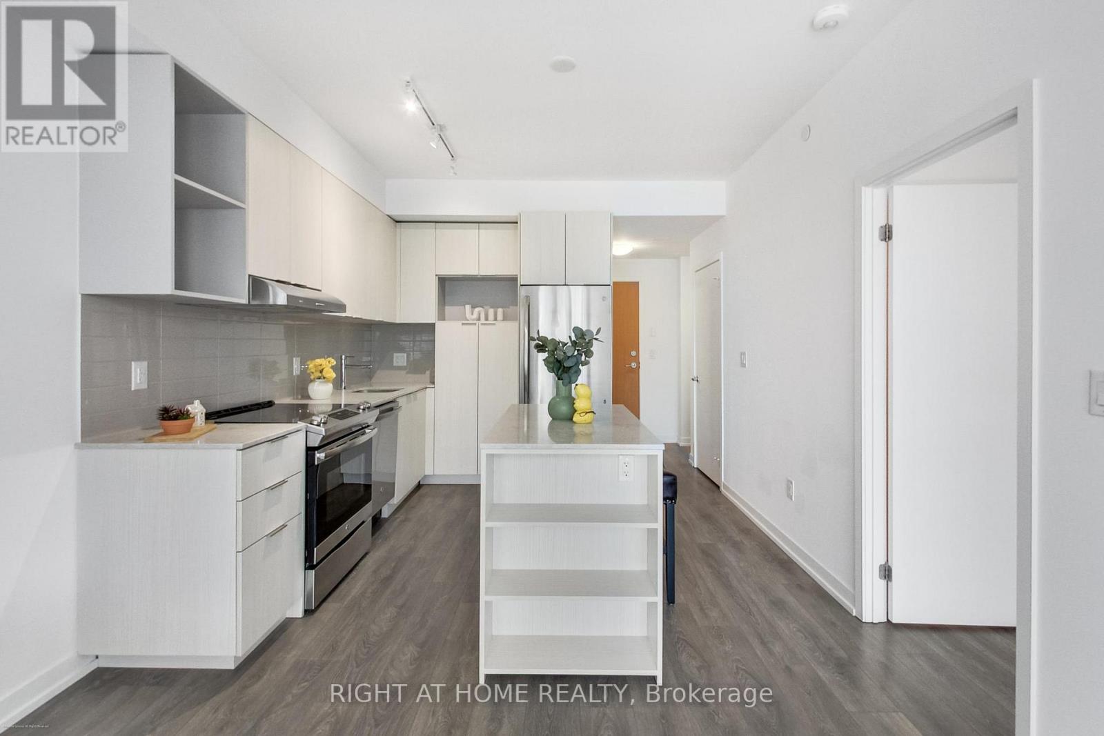 1602 - 2520 Eglinton Avenue W, Mississauga (Central Erin Mills), Ontario  L5M 0Y4 - Photo 6 - W12928952