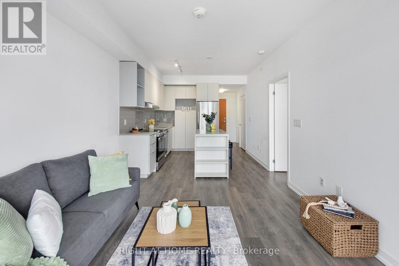 1602 - 2520 Eglinton Avenue W, Mississauga (Central Erin Mills), Ontario  L5M 0Y4 - Photo 7 - W12928952