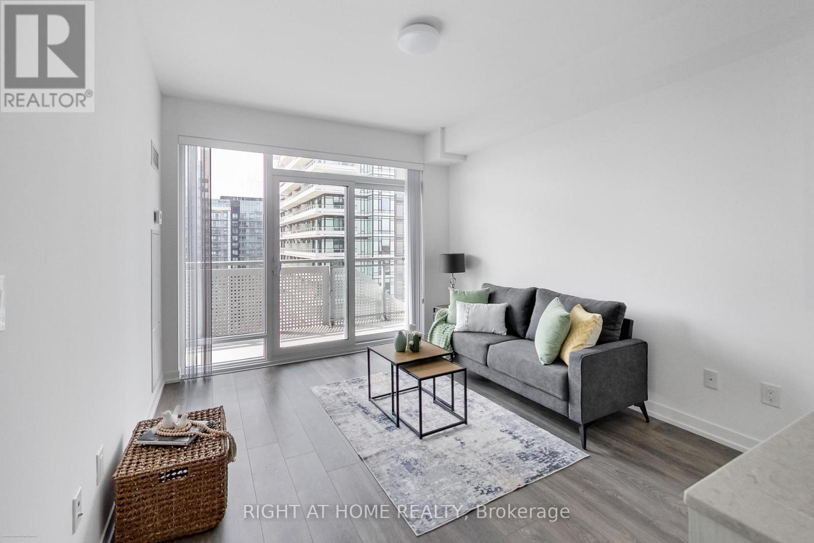 1602 - 2520 Eglinton Avenue W, Mississauga (Central Erin Mills), Ontario  L5M 0Y4 - Photo 9 - W12928952